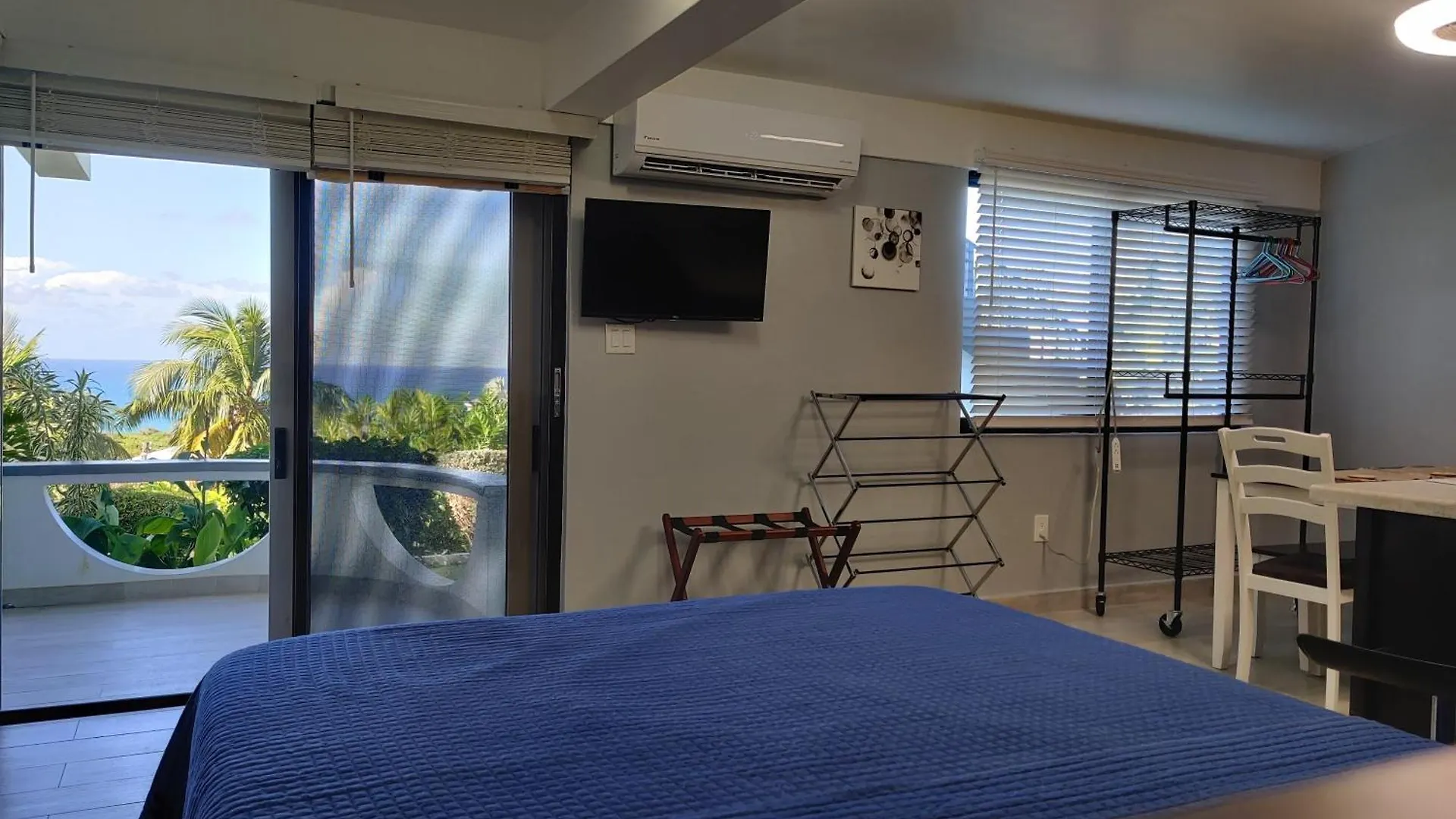 Guest house Labellevue Antigua Micro-Hotel And Car Rental Crosbies