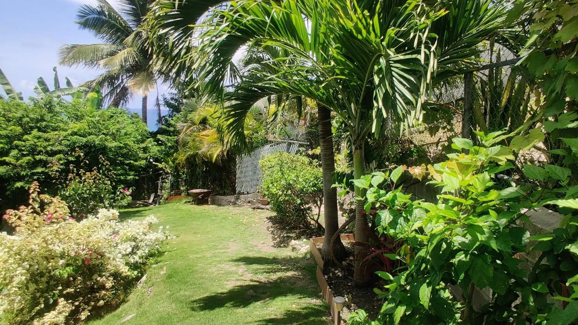 Labellevue Antigua Micro-Hotel And Car Rental Crosbies