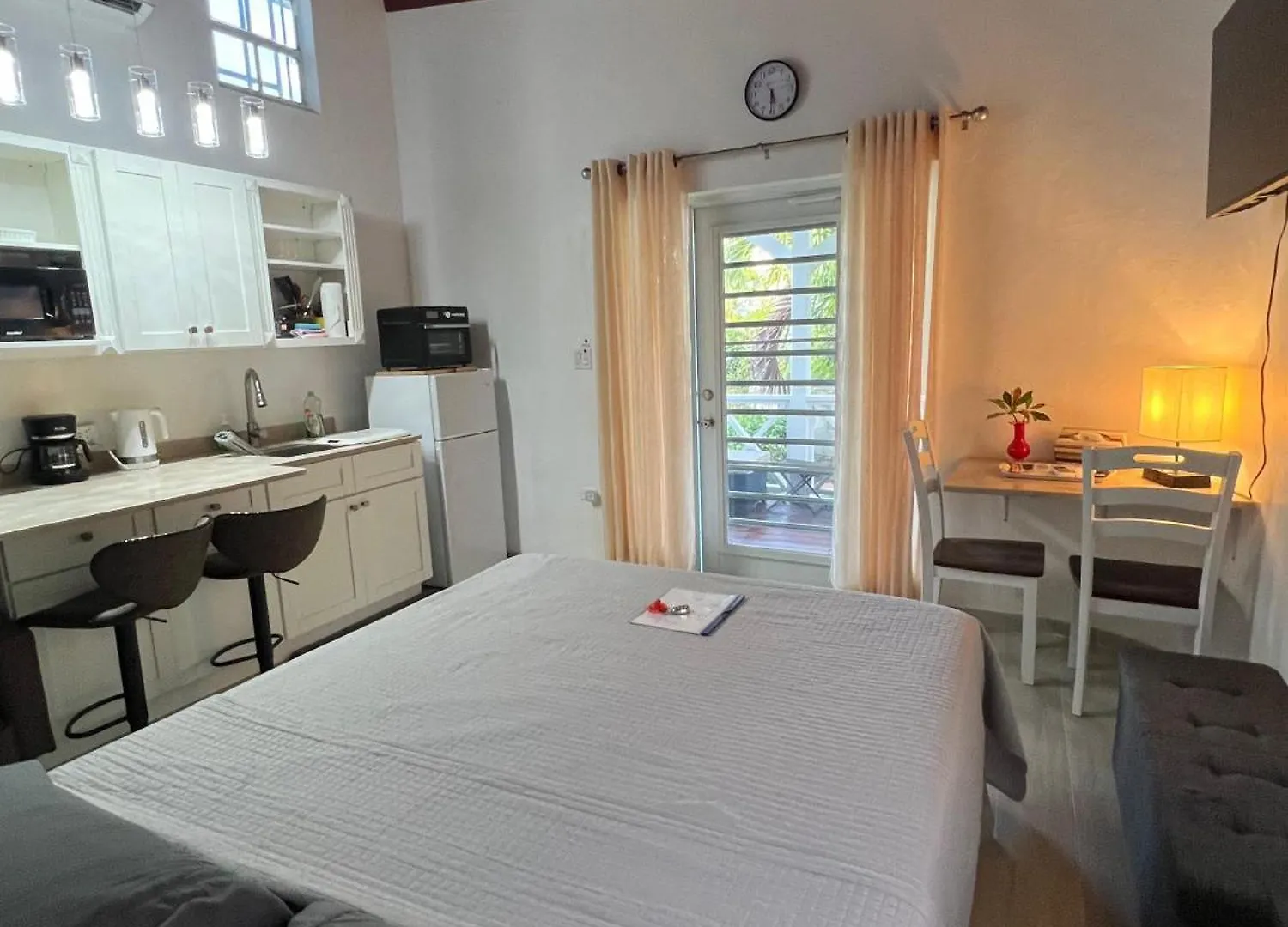 Guest house Labellevue Antigua Micro-Hotel And Car Rental Crosbies