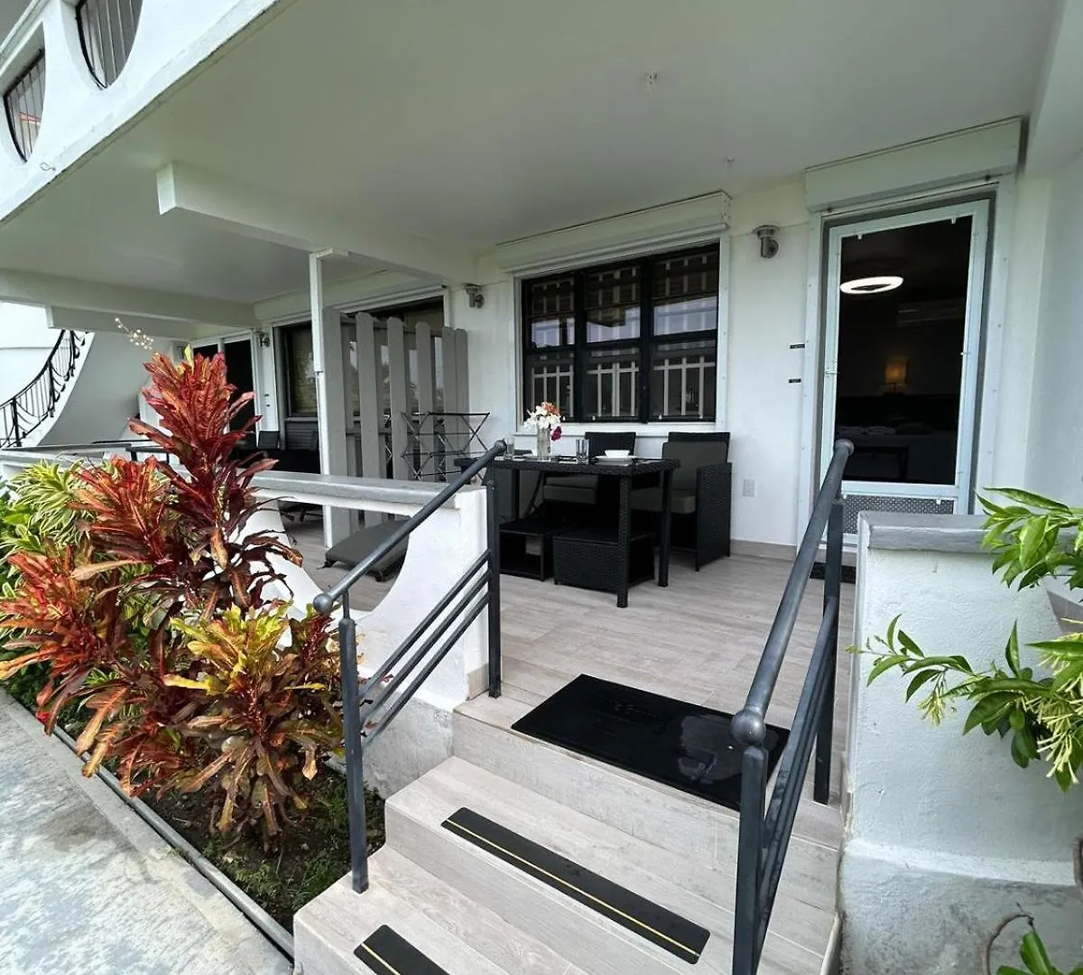 Guest house Labellevue Antigua Micro-Hotel And Car Rental Crosbies