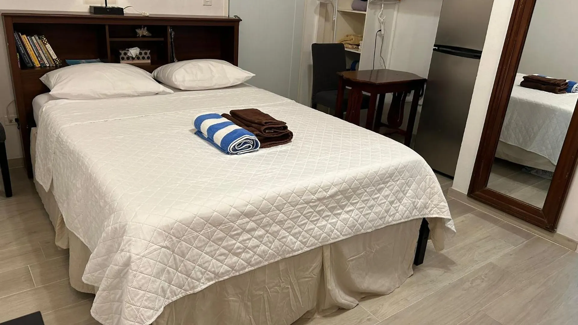 Guest house Labellevue Antigua Micro-Hotel And Car Rental Crosbies