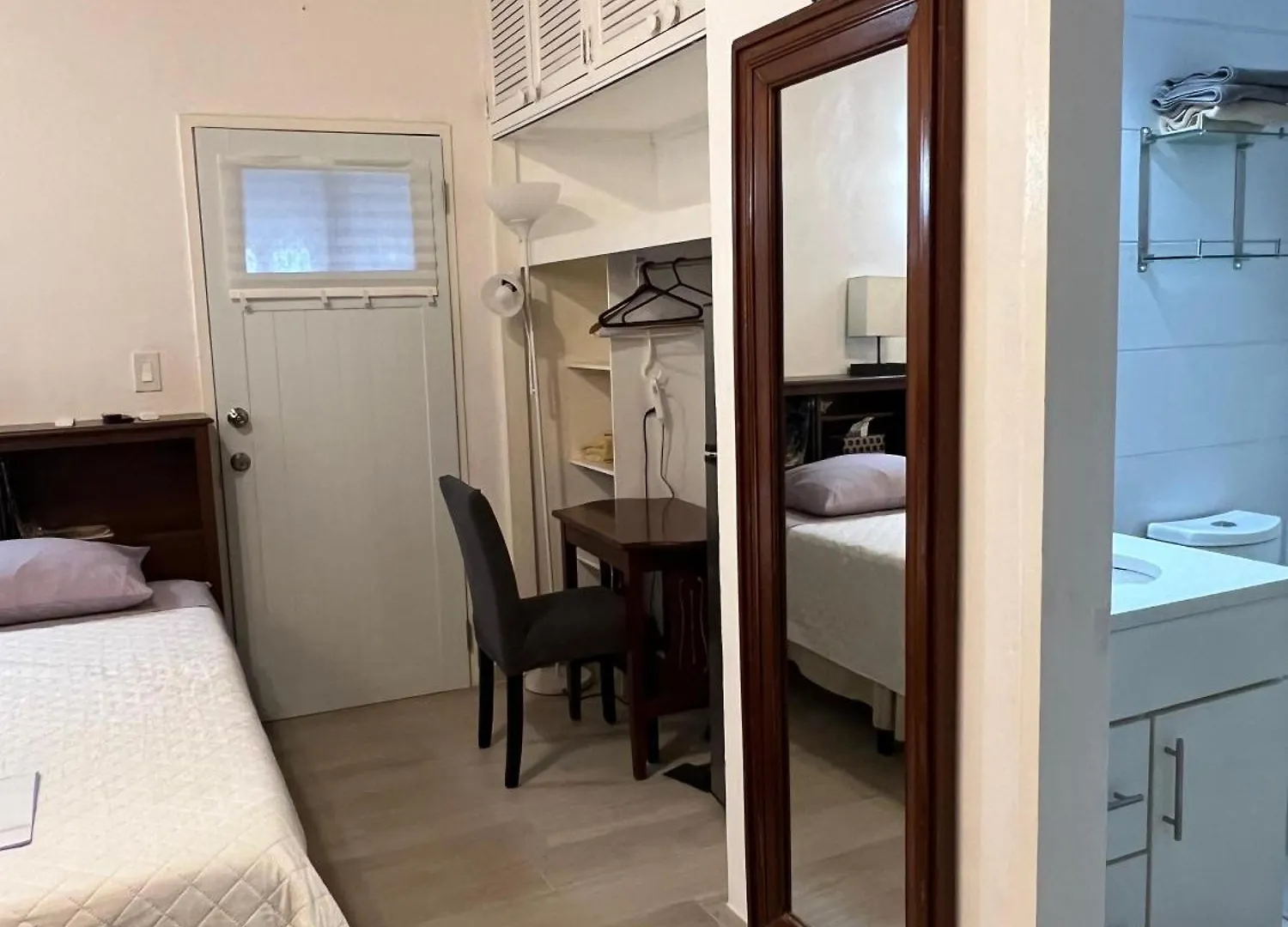 Guest house Labellevue Antigua Micro-Hotel And Car Rental Crosbies
