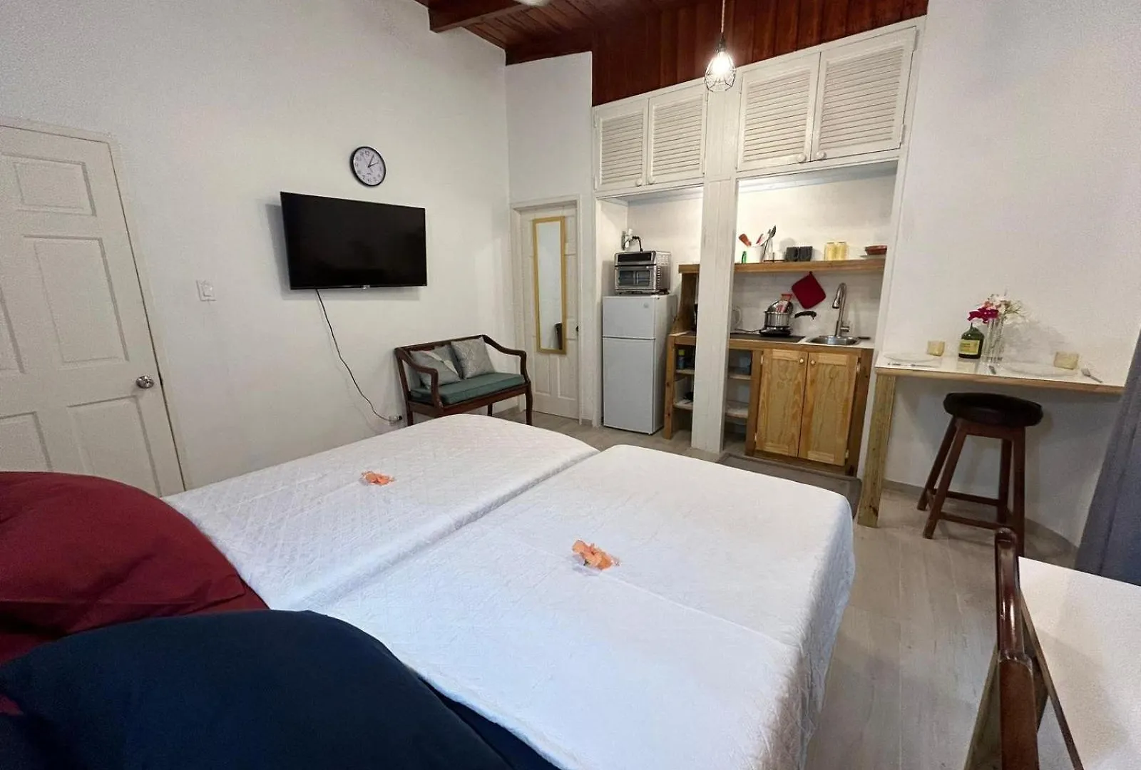 Labellevue Antigua Micro-Hotel And Car Rental Crosbies 0*,  Antigua/Barbuda